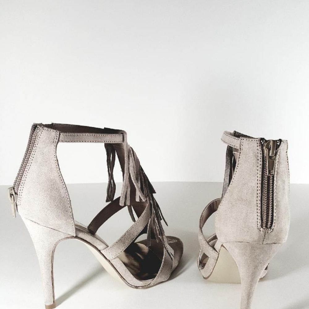 Fringe Sandals - Picture 3 of 4